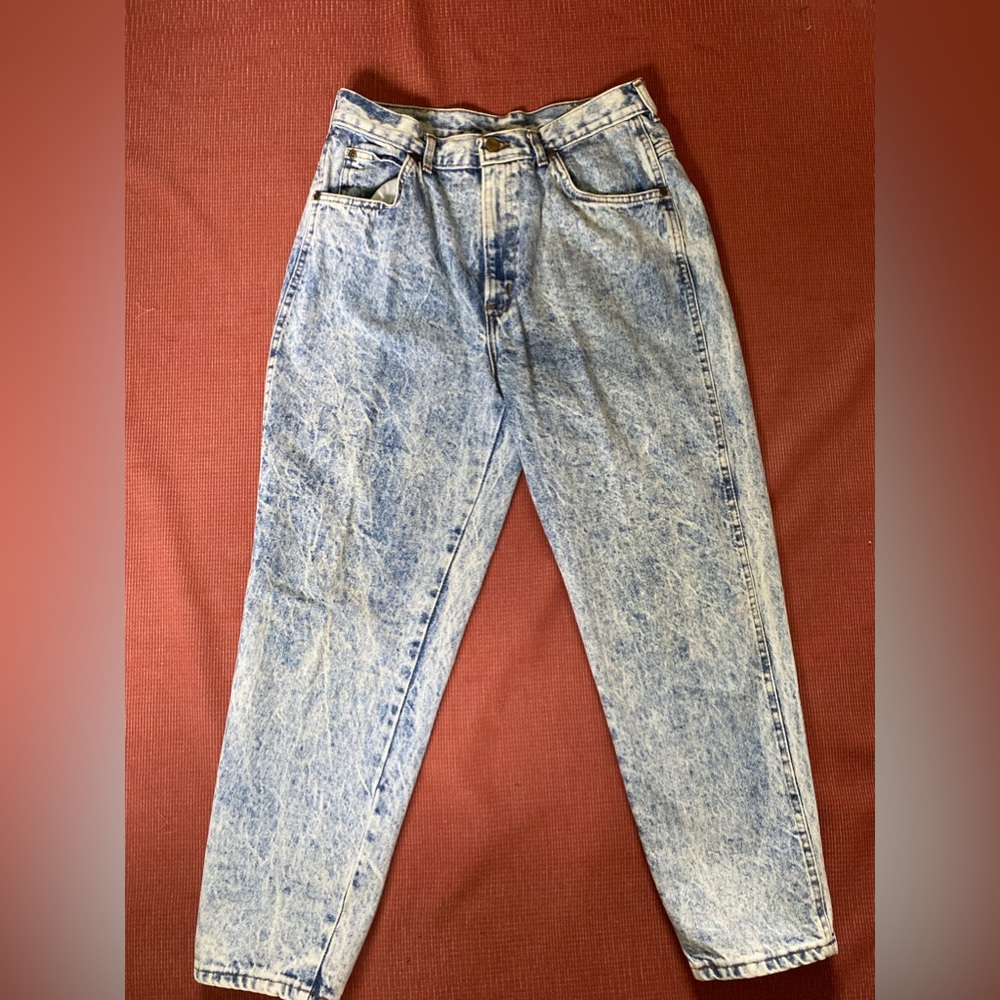 VINTAGE White-Washed Mom Jeans